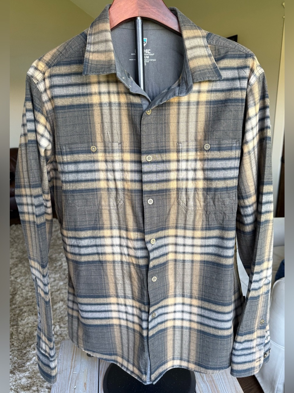 Kuhl Men’s Plaid Button-Up Long Sleeve Shirt in Brown, Tan and Balck Size Medium
